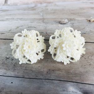 Flower Vintage Earrings White Plastc Molded